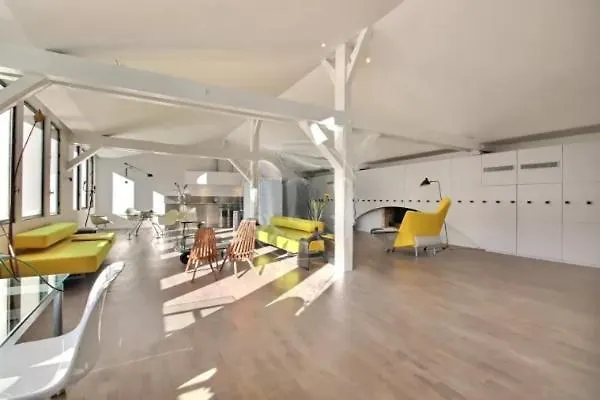 Loft Sainte Claude 아파트